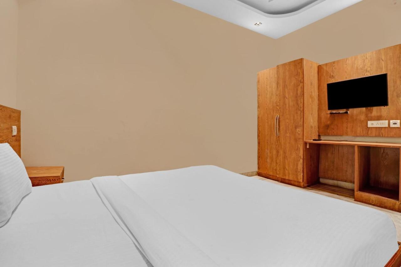Airport Hotel Goodluck ニューデリー エクステリア 写真