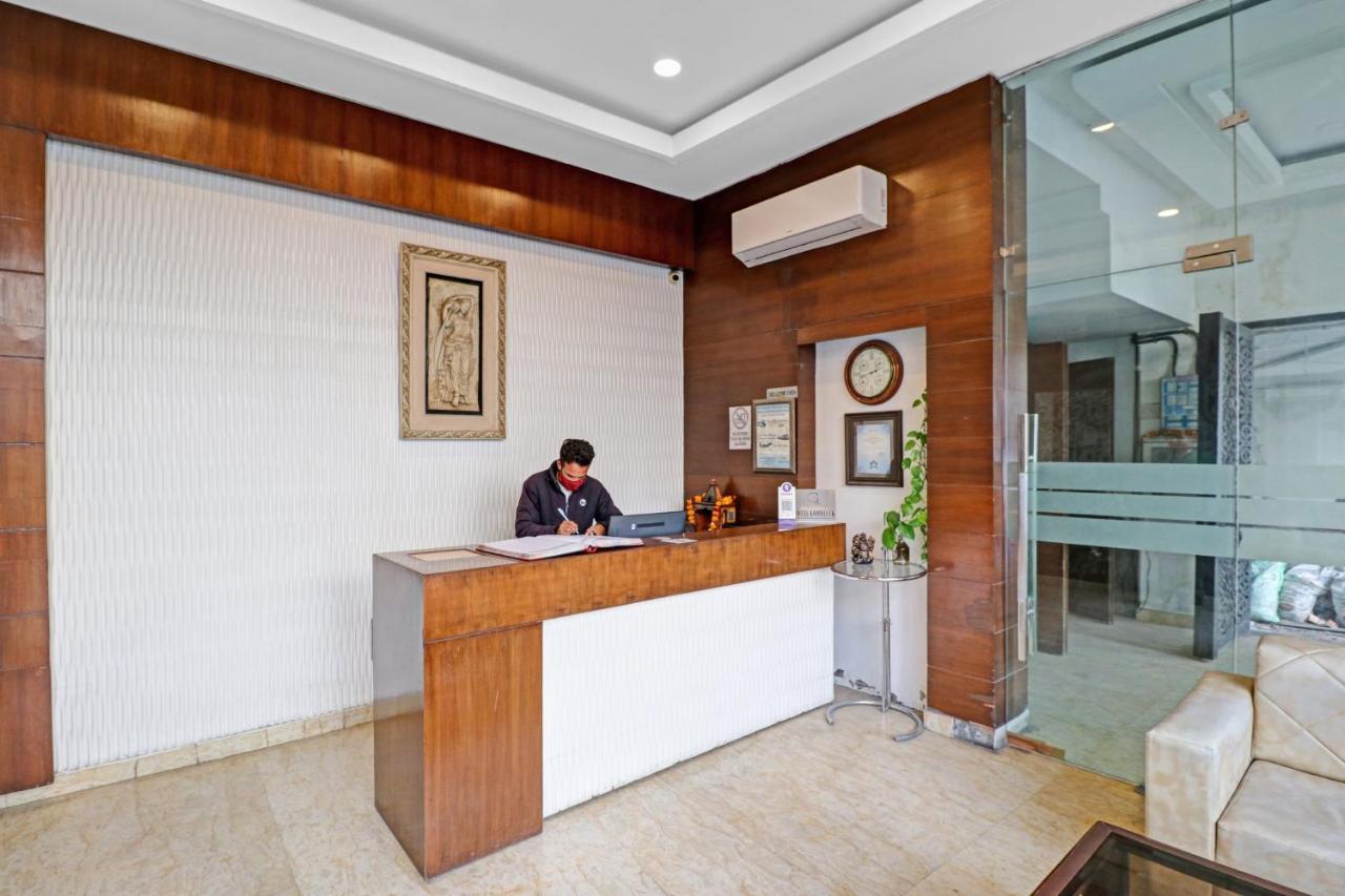 Airport Hotel Goodluck ニューデリー エクステリア 写真