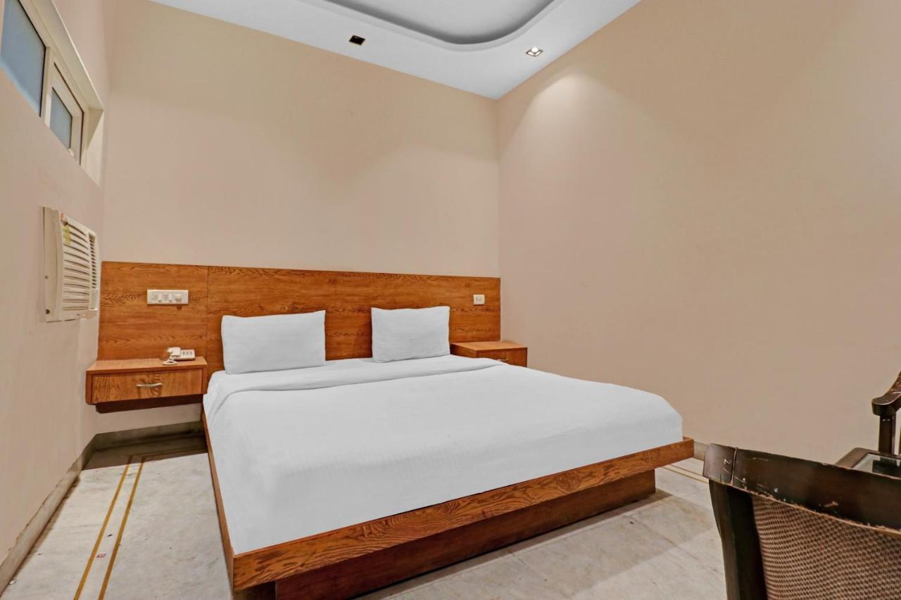 Airport Hotel Goodluck ニューデリー エクステリア 写真