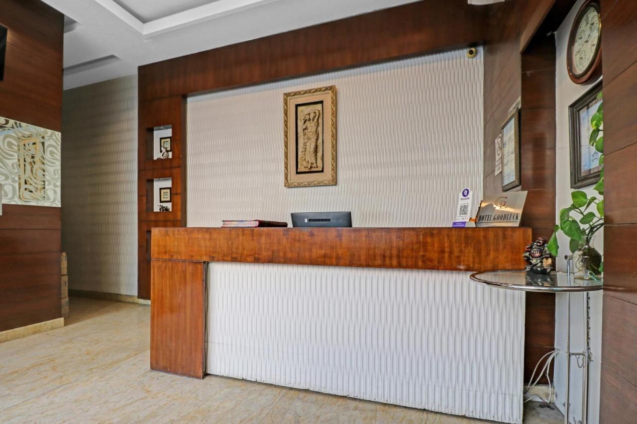 Airport Hotel Goodluck ニューデリー エクステリア 写真